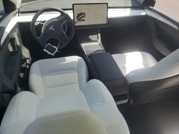 7SAYGDEE4RA302299 2024 TESLA MODEL Y - Image 8