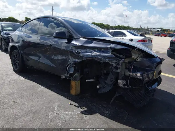 7SAYGDEE4RA302562 2024 TESLA MODEL Y - Image 1