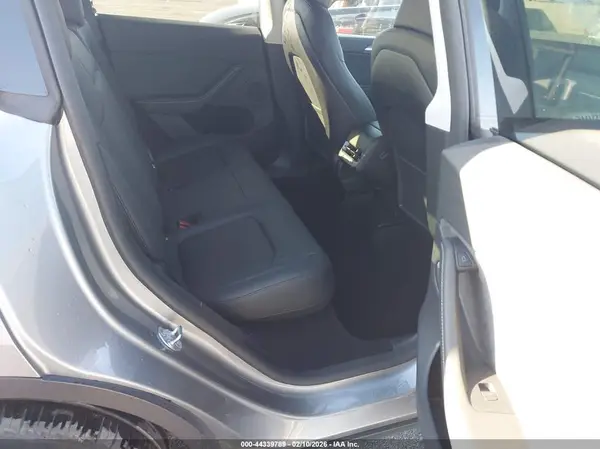 7SAYGDEE4RA306224 2024 TESLA MODEL Y - Image 8