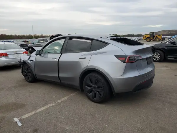 7SAYGDEE4RA310564 2024 TESLA MODEL Y - Image 2