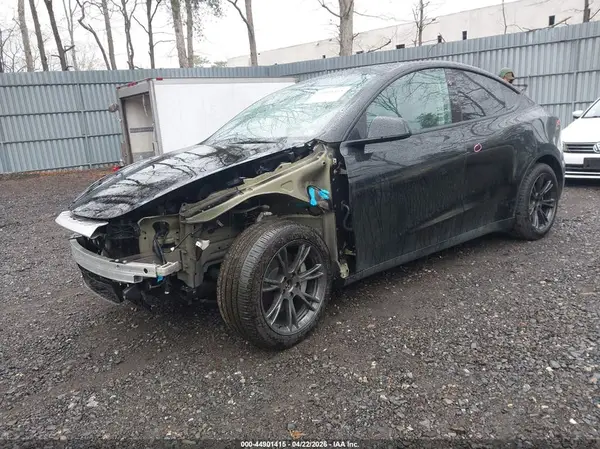 7SAYGDEE4RA313142 2024 TESLA MODEL Y - Image 2