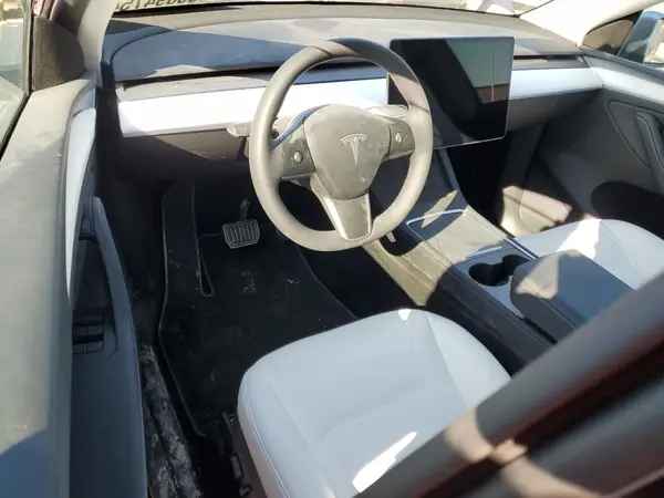 7SAYGDEE4RA319460 2024 TESLA MODEL Y - Image 8