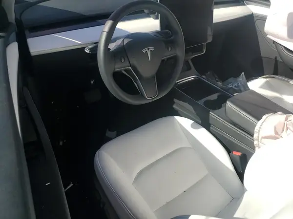 7SAYGDEE4RA319636 2024 TESLA MODEL Y - Image 8