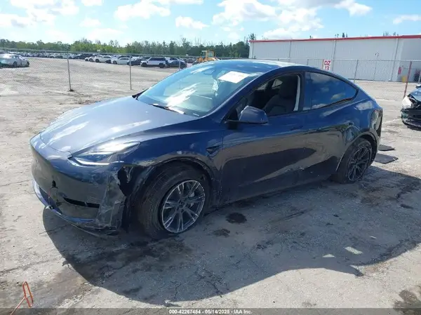 7SAYGDEE4RA322410 2024 TESLA MODEL Y - Image 2