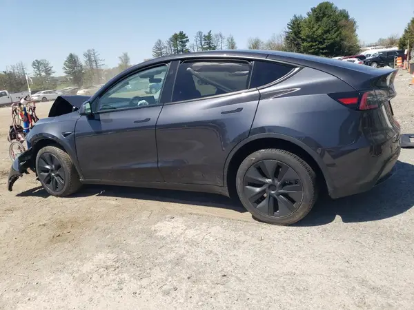 7SAYGDEE4RA325095 2024 TESLA MODEL Y - Image 2