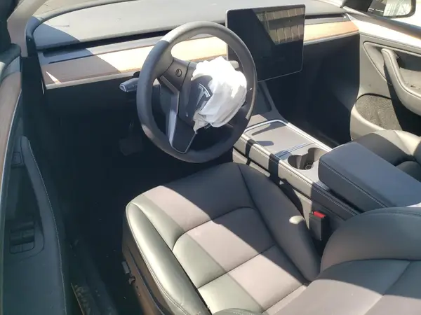 7SAYGDEE4RA325095 2024 TESLA MODEL Y - Image 8