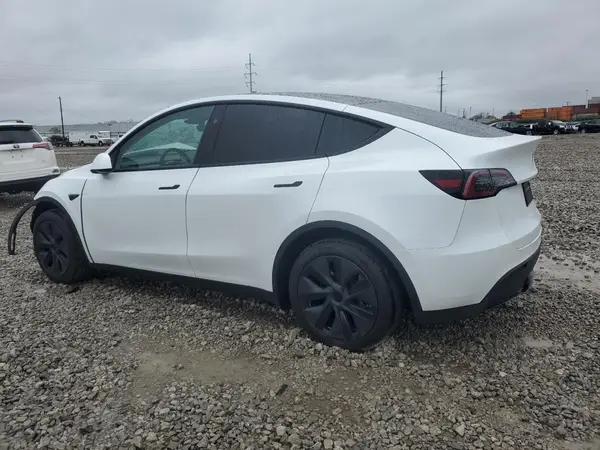 7SAYGDEE4RA327350 2024 TESLA MODEL Y - Image 2