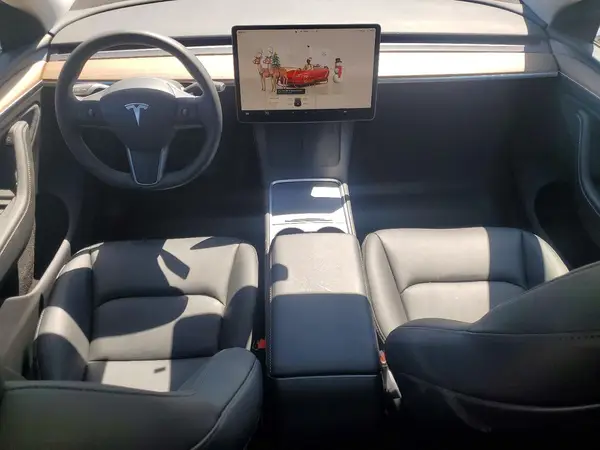 7SAYGDEE4RA330037 2024 TESLA MODEL Y - Image 8