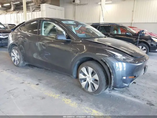 7SAYGDEE4RF013846 2024 TESLA MODEL Y - Image 1