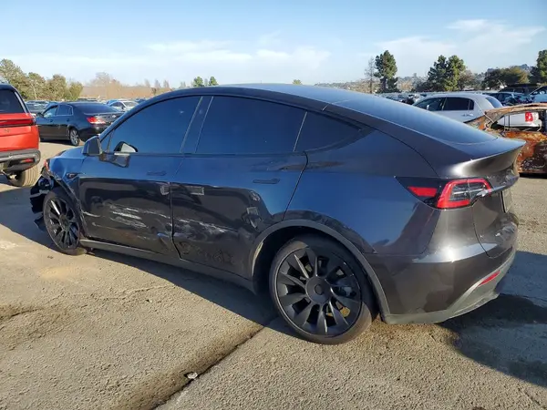 7SAYGDEE4RF014401 2024 TESLA MODEL Y - Image 2