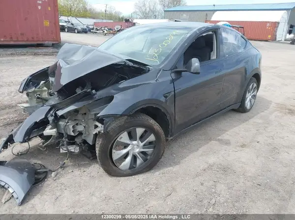 7SAYGDEE4RF018643 2024 TESLA MODEL Y - Image 2