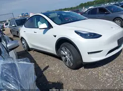 7SAYGDEE4RF034972 2024 TESLA MODEL Y