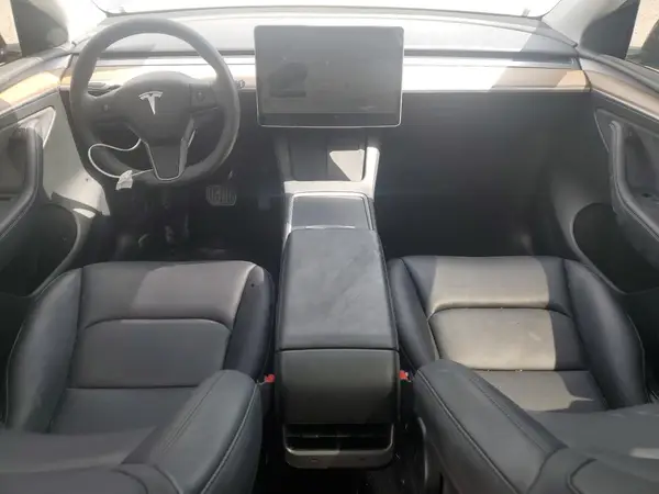 7SAYGDEE4RF037807 2024 TESLA MODEL Y - Image 8