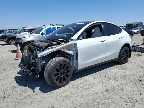 7SAYGDEE4RF054753 2024 TESLA MODEL Y - Image 1