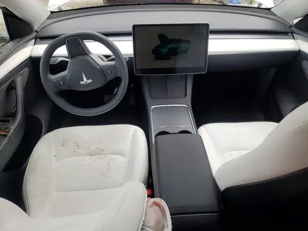 7SAYGDEE4RF056471 2024 TESLA MODEL Y - Image 8