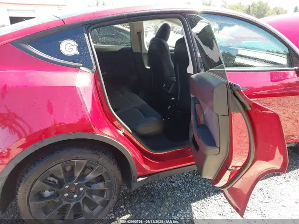 7SAYGDEE4RF060617 2024 TESLA MODEL Y - Image 8