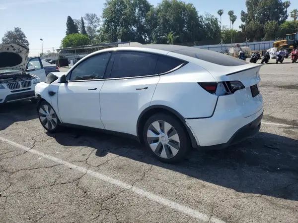 7SAYGDEE4RF064716 2024 TESLA MODEL Y - Image 2