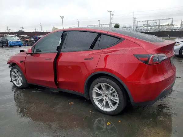 7SAYGDEE4RF071620 2024 TESLA MODEL Y - Image 2