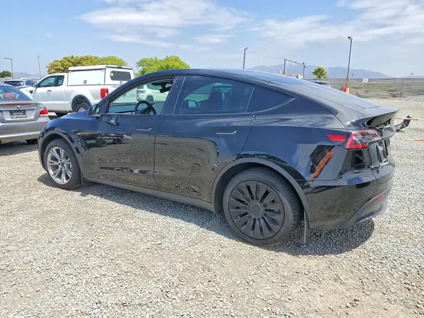 7SAYGDEE4RF071696 2024 TESLA MODEL Y - Image 2