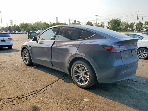 7SAYGDEE4RF075361 2024 TESLA MODEL Y - Image 2