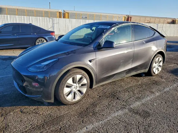 7SAYGDEE4RF077871 2024 TESLA MODEL Y - Image 1