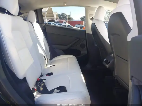 7SAYGDEE4RF079376 2024 TESLA MODEL Y - Image 8