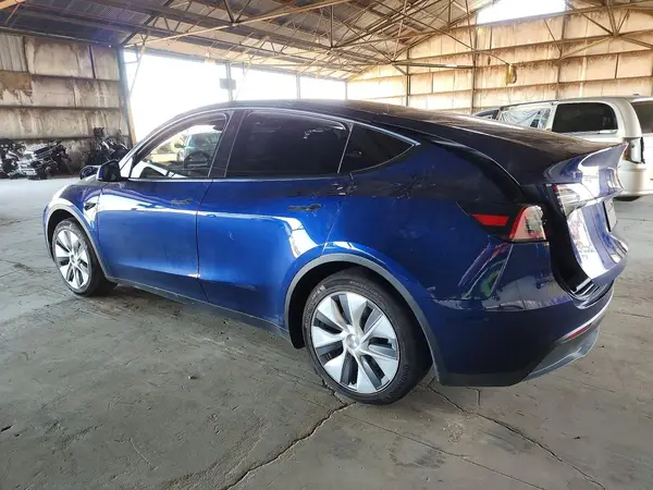 7SAYGDEE4RF082438 2024 TESLA MODEL Y - Image 2