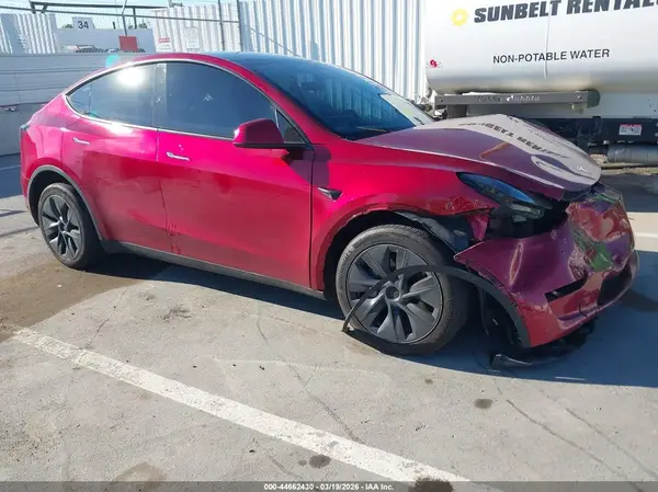7SAYGDEE4RF107774 2024 TESLA MODEL Y - Image 1