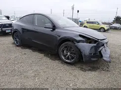 7SAYGDEE4RF115180 2024 TESLA MODEL Y
