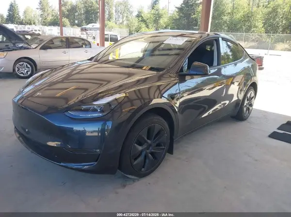 7SAYGDEE4RF119942 2024 TESLA MODEL Y - Image 2