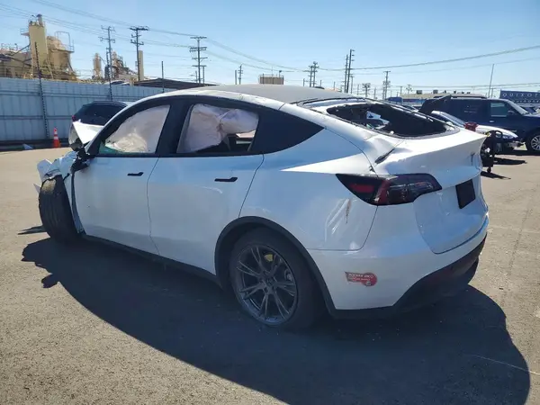 7SAYGDEE4RF127197 2024 TESLA MODEL Y - Image 2