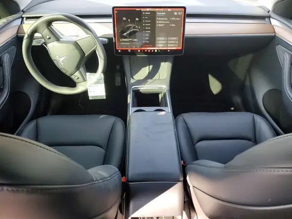 7SAYGDEE4RF130049 2024 TESLA MODEL Y - Image 8