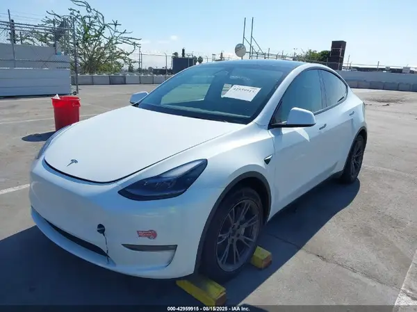 7SAYGDEE4RF151287 2024 TESLA MODEL Y - Image 2