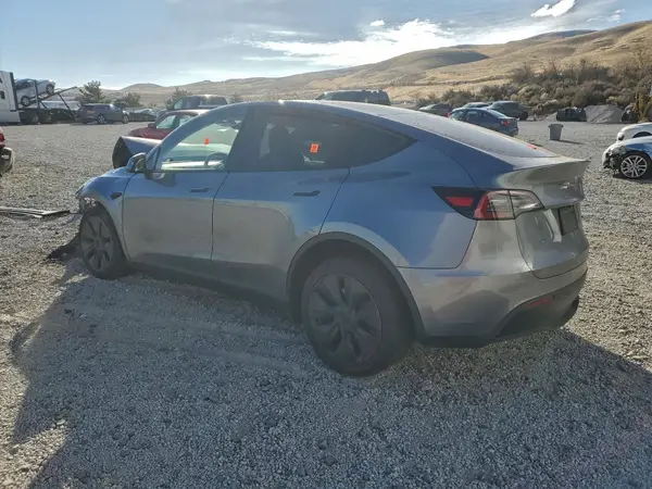 7SAYGDEE4RF157879 2024 TESLA MODEL Y - Image 2