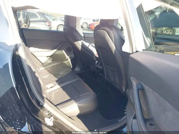 7SAYGDEE4RF158854 2024 TESLA MODEL Y - Image 8