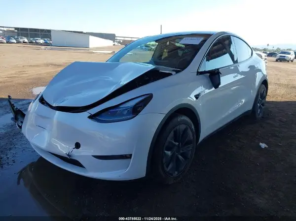 7SAYGDEE4RF163018 2024 TESLA MODEL Y - Image 2