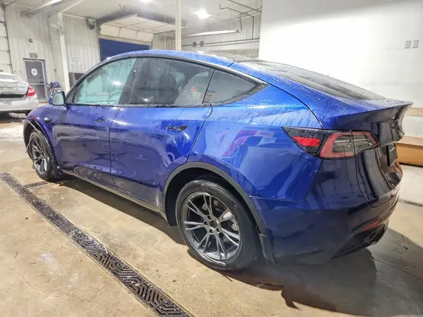 7SAYGDEE4RF165044 2024 TESLA MODEL Y - Image 2