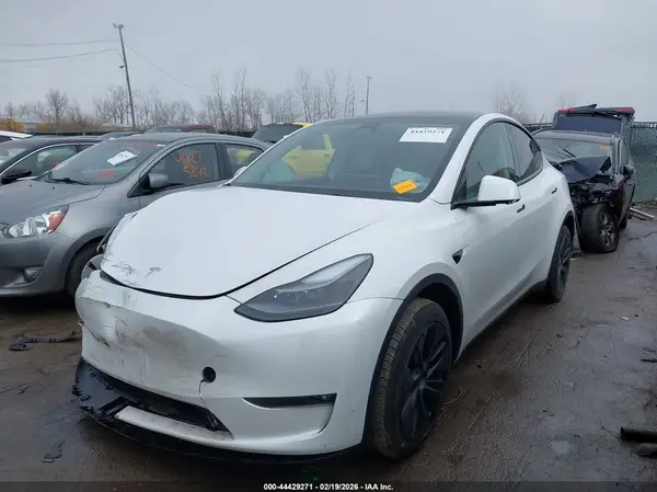 7SAYGDEE4RF169322 2024 TESLA MODEL Y - Image 2