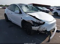 7SAYGDEE4RF177095 2024 TESLA MODEL Y