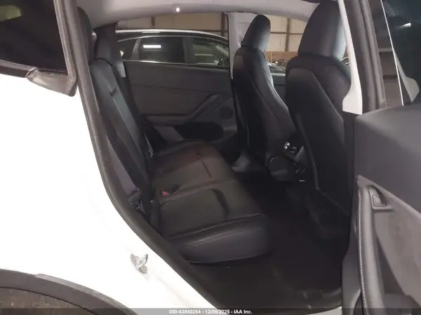 7SAYGDEE4RF184340 2024 TESLA MODEL Y - Image 8
