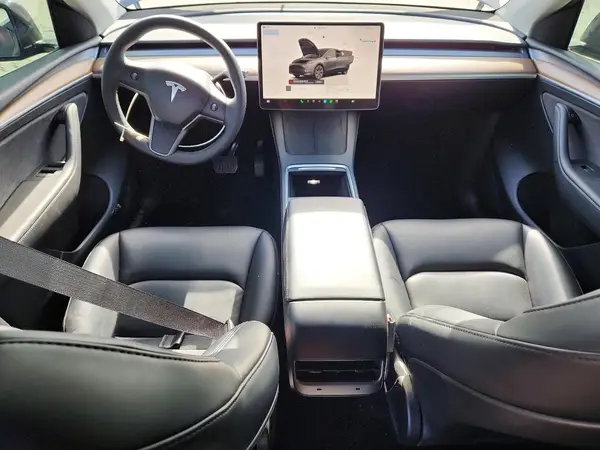 7SAYGDEE4RF195600 2024 TESLA MODEL Y - Image 8