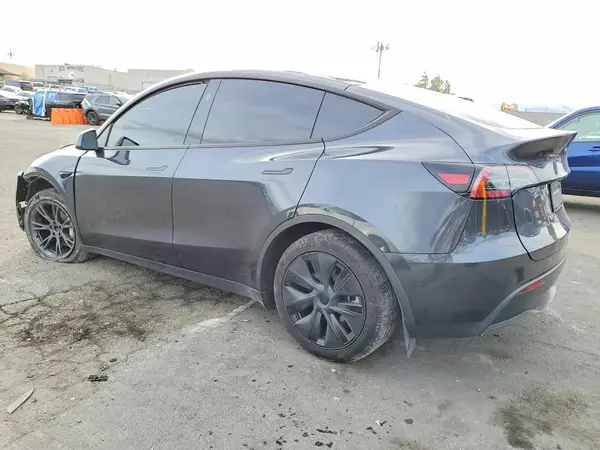 7SAYGDEE4RF198416 2024 TESLA MODEL Y - Image 2