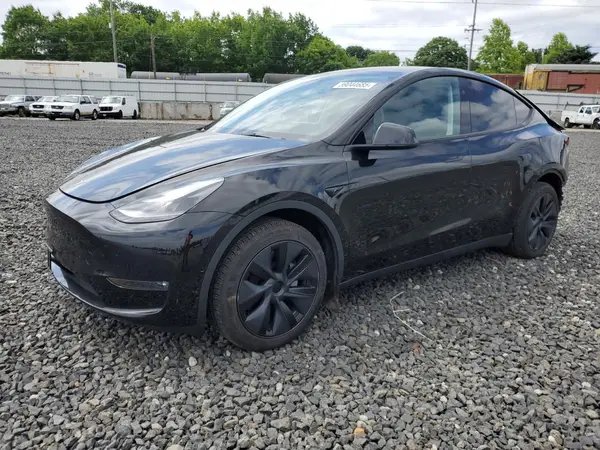 7SAYGDEE4RF209026 2024 TESLA MODEL Y - Image 1