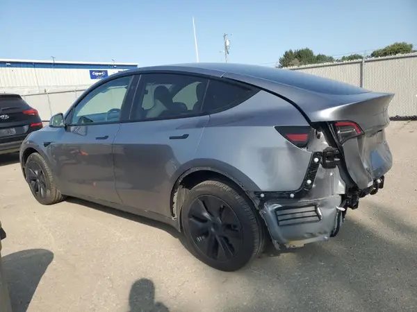 7SAYGDEE4RF210497 2024 TESLA MODEL Y - Image 2