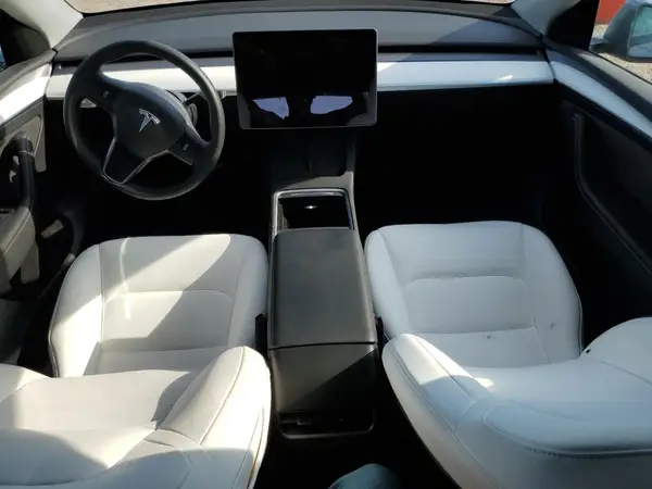 7SAYGDEE4RF230068 2024 TESLA MODEL Y - Image 8