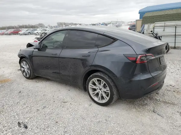 7SAYGDEE4RF984796 2024 TESLA MODEL Y - Image 2