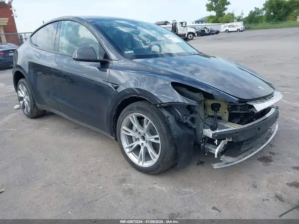 7SAYGDEE4RF986192 2024 TESLA MODEL Y - Image 1