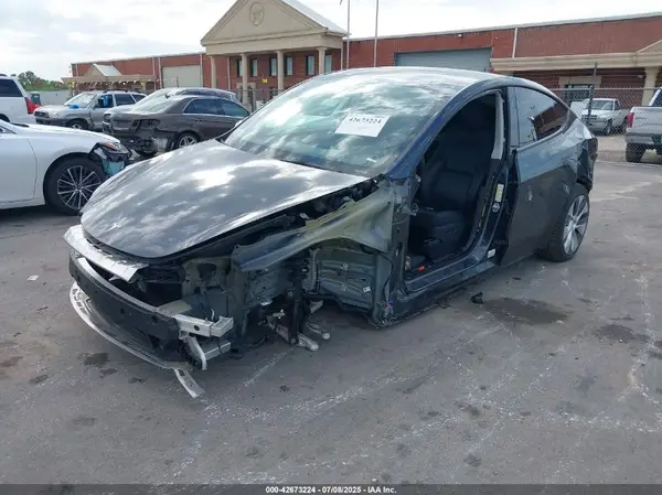 7SAYGDEE4RF986192 2024 TESLA MODEL Y - Image 2