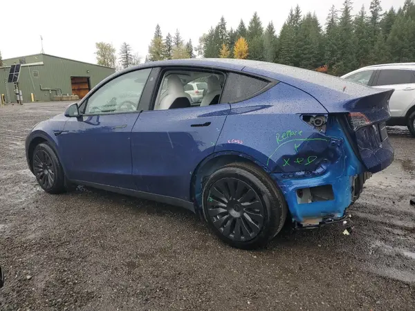 7SAYGDEE4RF986774 2024 TESLA MODEL Y - Image 2