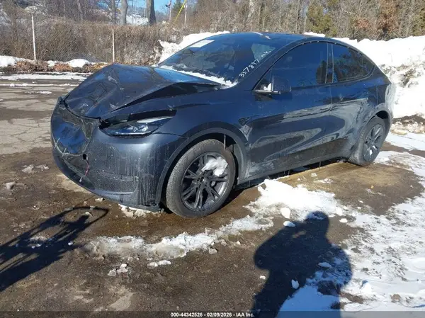 7SAYGDEE4SA337897 2025 TESLA MODEL Y - Image 2